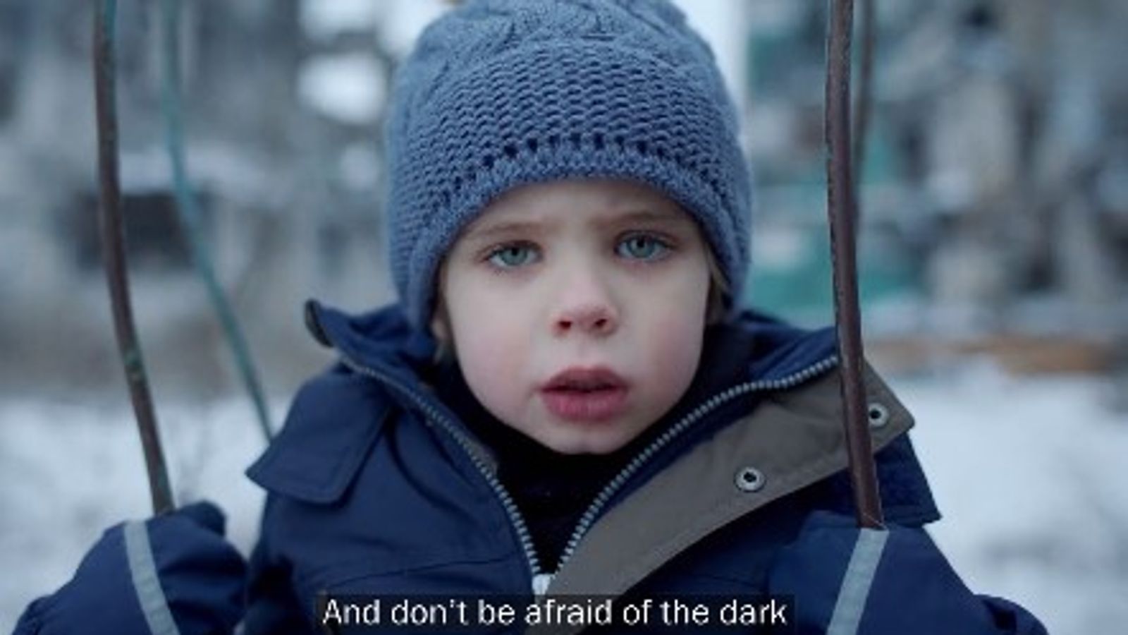 Los ucranianos cantan las palabras ‘Nunca caminarás solo’ en una poderosa película para conmemorar el primer aniversario de la guerra |  noticias del mundo