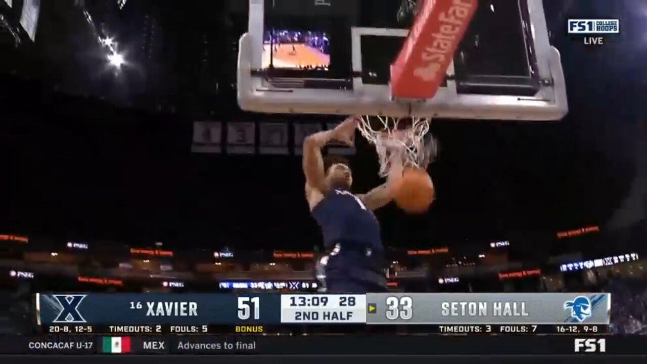 Desmond Claude hace un swing en Seton Hall y termina con un color de dos carreras que amplía la ventaja de Xavier